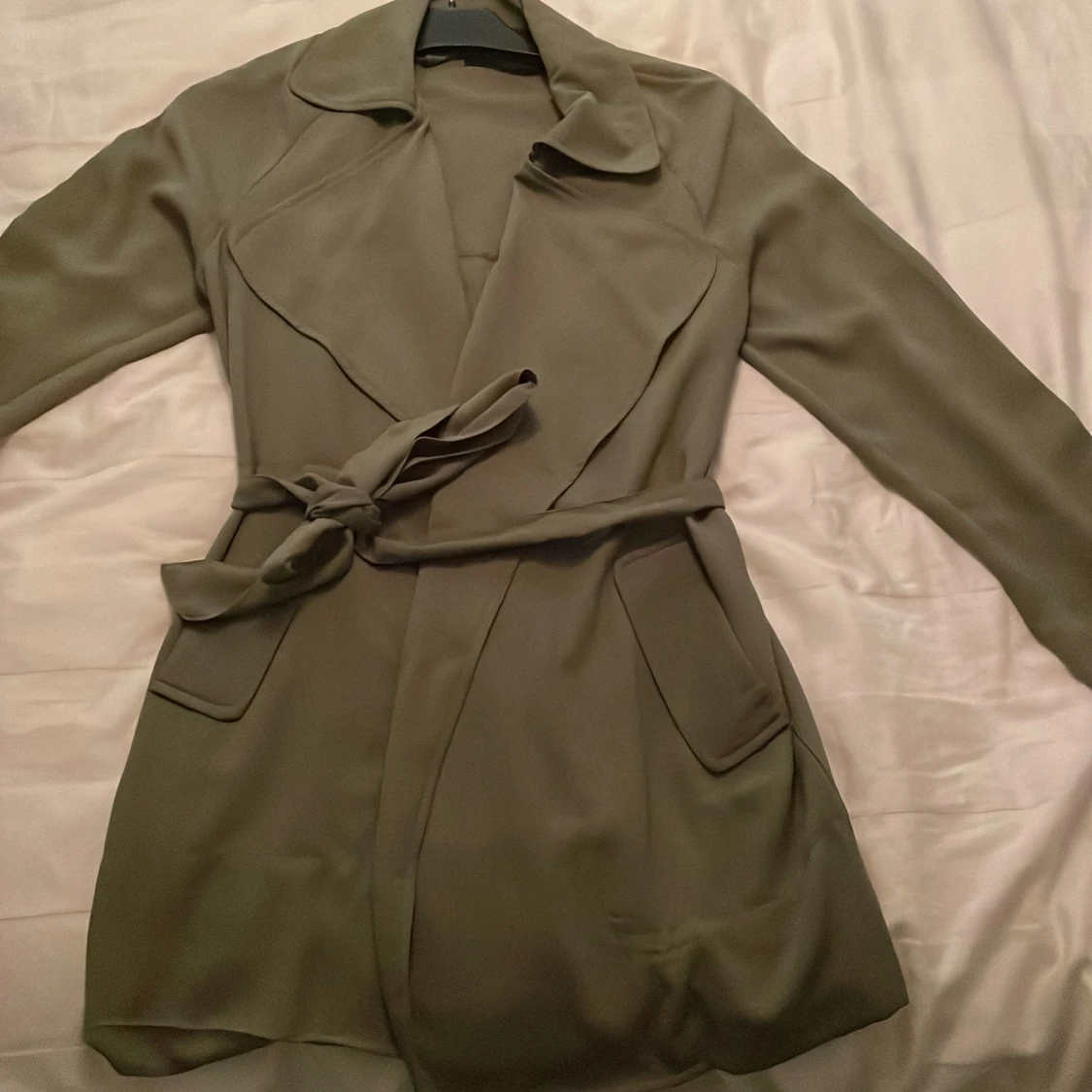 Olivgrön trenchcoat 