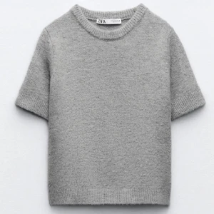 Stickad tröja zara  - Jätte fin stickad tröja från zara använd fåtal gånger så den är som ny! Storlek M 