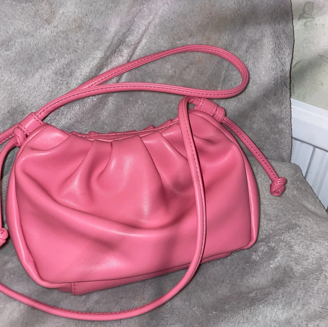Rosa väska 