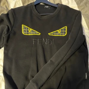 Fendi tröja - Fendi Tröja Skick 10/10 