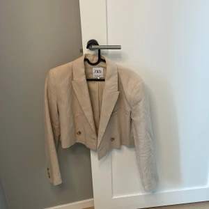 Kavaj  - Beige kavaj kort 