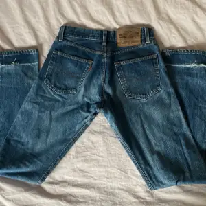 Vintage liknande crocker jeans. Jättesnygga med fina fickor där bak. Köpta på Vinted och endast använda 1-2 gånger av mig.