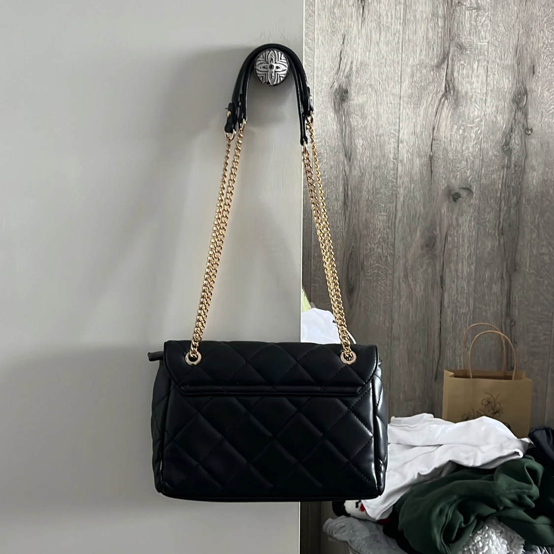 Valentino Väska - 90