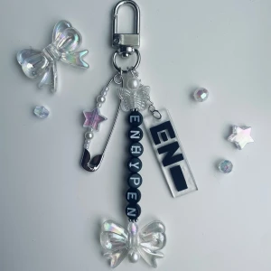 Keychain  - Enhypen keychain🖤oanvänd och gjord av mig, 35kr + frakt🫶🏻