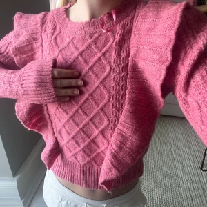 Rosa stickad tröja  - Helt ny super söt rosa tröja💗