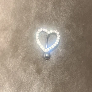 Navel piercing  - Oanvänd!
