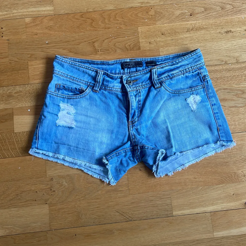 Super fina jeansshorts från Only. Lowwaist❤️. Shorts.