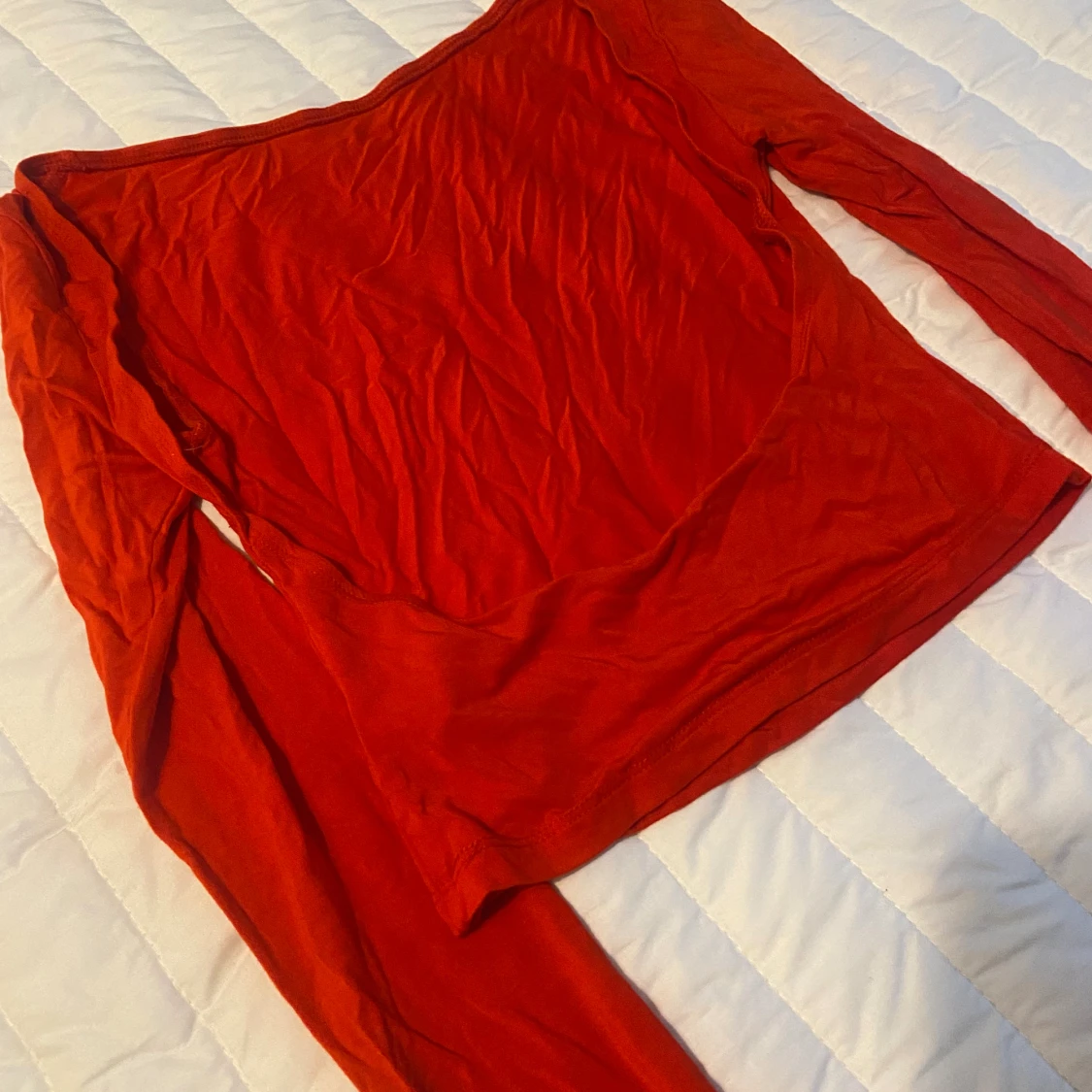 Rygglös röd tröja  - 90