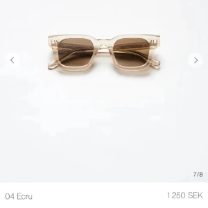 Chimi glasögon  - 04 chimis i färgen ecru, köpte dem föra året så i jätte fint skick 