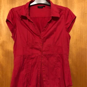 Y2K Skjort blus - Söt Bra skick Äldre modell  Liten i storleken 