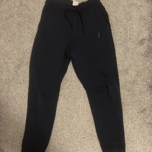 Nike byxor - Storlek 170 Bra skick Pris kan diskuteras 