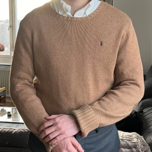 Ralph Lauren tröja - Gott skick, sparsamt använd.  Amerikansk storlek (18-20) vilket motsvarar typ medium.  Skriv för fler bilder