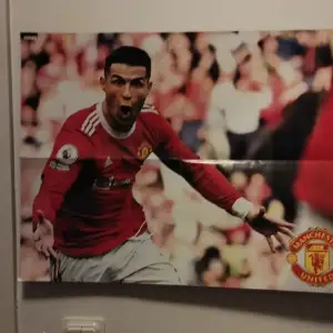 HEJ säljer en Ronaldo Affisch 