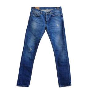 Dondup jeans i modellen George Storlek 35 sitter som 31/32 Replay  Skick 9,7-10 nyskick  Snygga laidback jeans 🤙