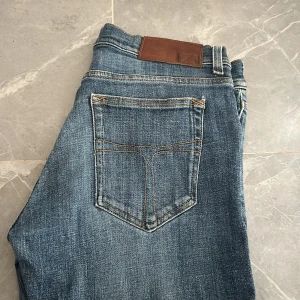 Tiger of Sweden Jeans - Tiger jeans slimfit liknande Pistolero. Skön tvätt. Storlek W31 L34. Hör av er vid ytligare funderingar!🤩Pris kan diskuteras!