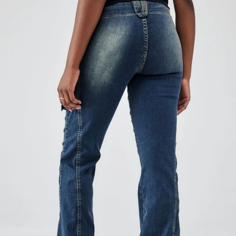 Helt slutsålda sjukt coola jeans från Urban💗 Nyskick. Storlek 26W 32L🤍. Jeans & Byxor.