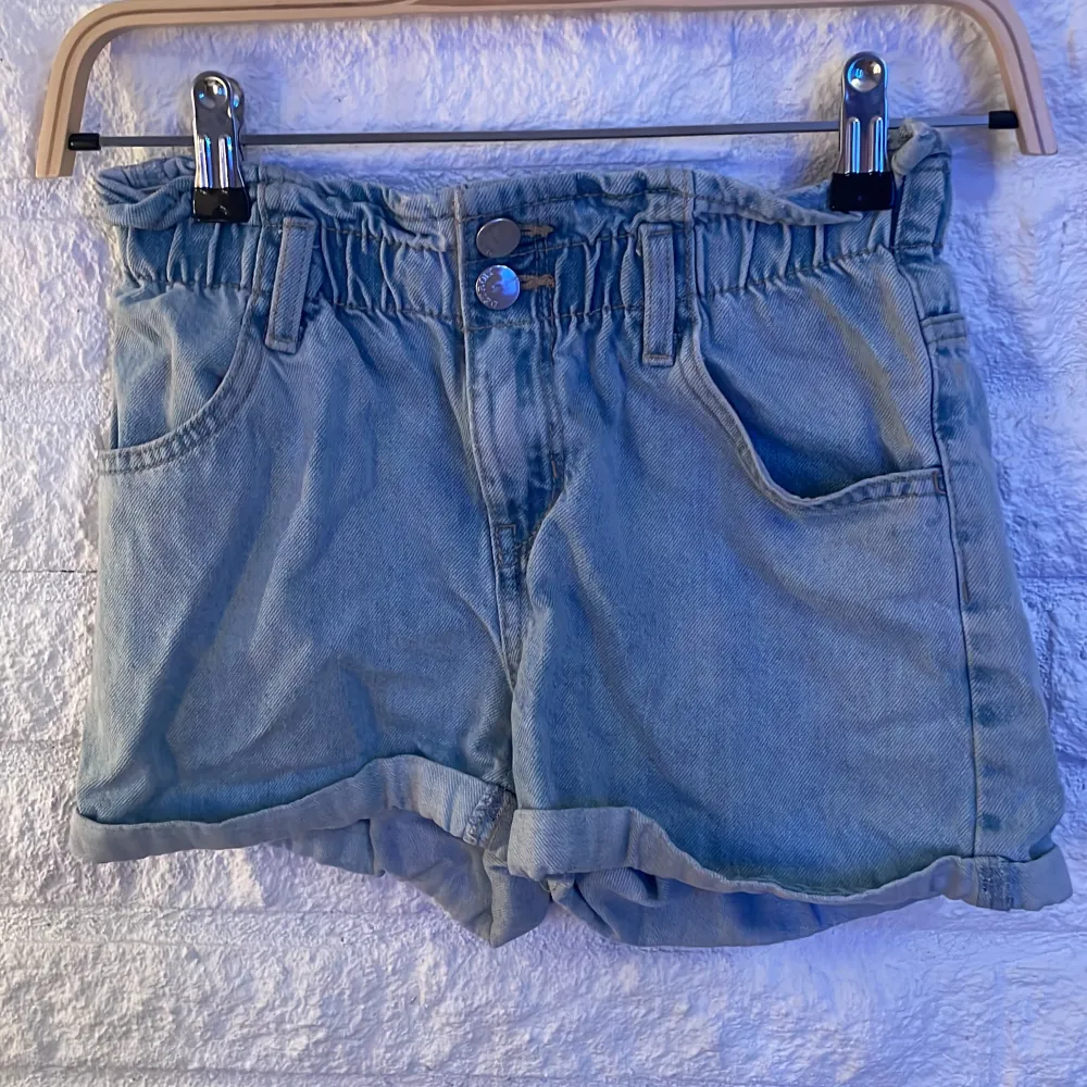 Blå jeansshorts❤️. Shorts.