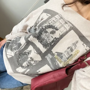 Tröja  - En jätte fin tröja som står london på med diamanter som ger 2017 vibes 