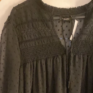 Söt topp - En helt ny söt topp som aldrig används då den är alldeles för stor för mig💗(prislapp sitter kvar)