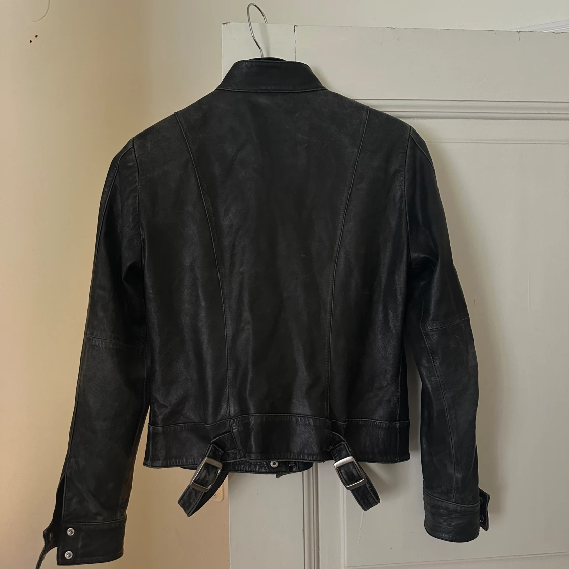 Svart läderjacka - 90