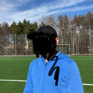 Keps - Säljer min Gucci keps för att jag inte gillar den längre sparar till några skor jätte bra skick pris kan diskuteras 