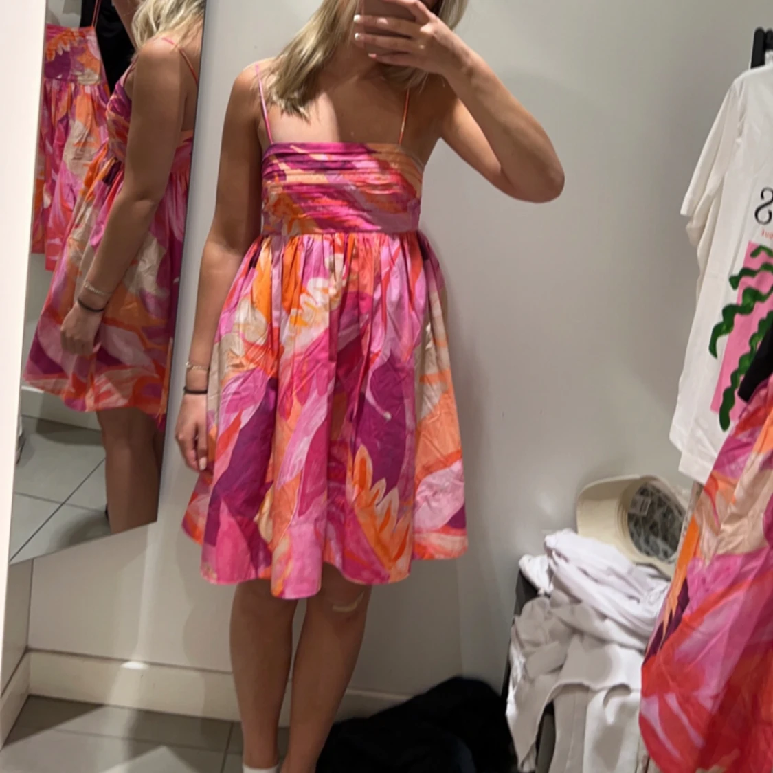 Färgglad klänning
