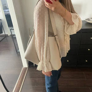 Väska  - Rymlig väska i bra skick 