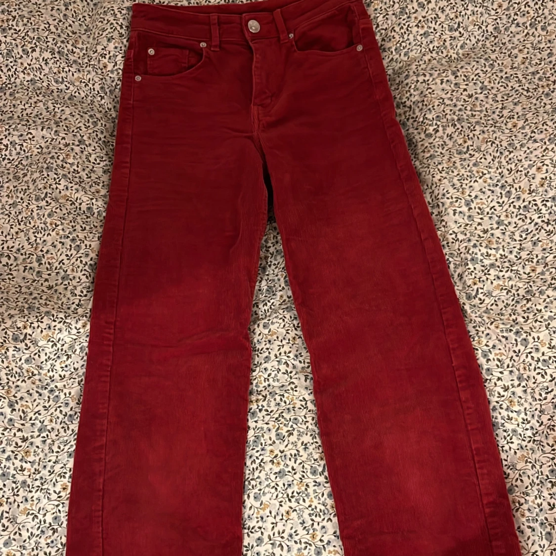 Röda manchesterbyxor  - 92
