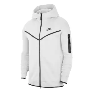 Säljer min Nike tech fleece vit då den inte används så mycket  