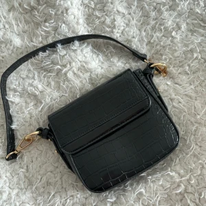 Väska - Från Ginatricot. Använd Max 2 gånger 