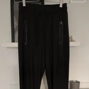 Träningsbyxor  - Storlek S (36/38)  