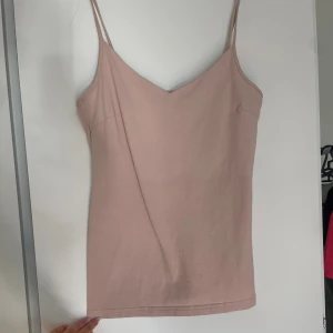 Linne  - Nyskick utan prislapp.