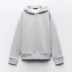 Zara hoddie - Säljer nu min jättefina hoddie från zara då den inte kommer till användning längre💓💓 pris går att diskutera vid snabb affär