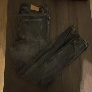 Weekday jeans - Skick 8/10 använd fåtal gånger
