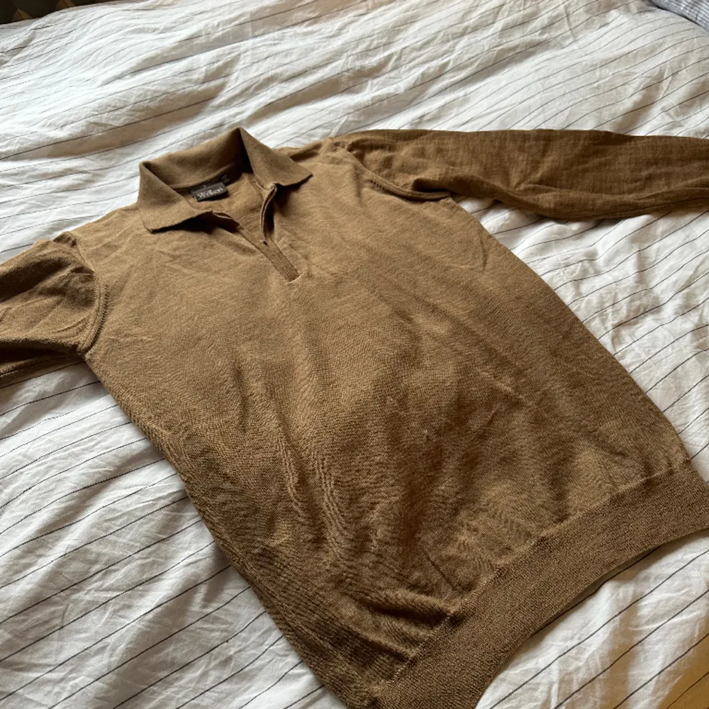 Riktigt fet Oscar Jacobson merino tröja som jag säljer pga att mi kompis har likadan. Den är aldrig använd och är i helt nytt skick. . Tröjor & Koftor.