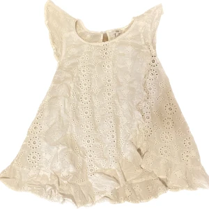 River Island Blus - Kort vit blus ifrån River Island i stlk 10 (s/m) perfekt till somaren!☺️💗🥂ord.pris ca 349kr👀