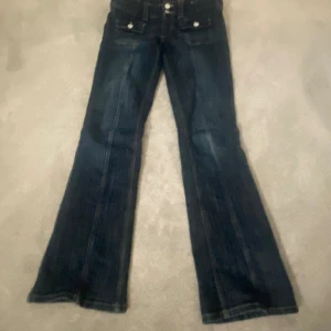 För snygga jeans❤️‍🔥🥰 - Så himla snygga jeans från hm som jag tyvärr tröttnat lite på! Men verkligen så snygga! Fråg vad som helst💞💞
