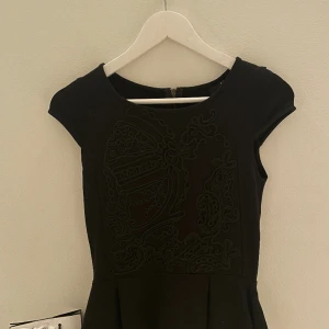 Topp från GinaTricot  - Supersöt topp från GinaTricot i fint skick🤍