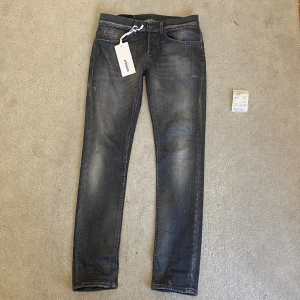 Dondup jeans - Riktigt feta dondup jeans i modellen George, sprillans nya! Hör av dig vid frågor