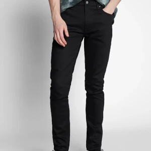 Nudie Jeans slim Jim - Jättefina nudie jeans i väldigt bra skick, storleken är W31 L34. Modellen på dessa är slim jim och är i utmärkt skick, fråga på om du har frågor✅