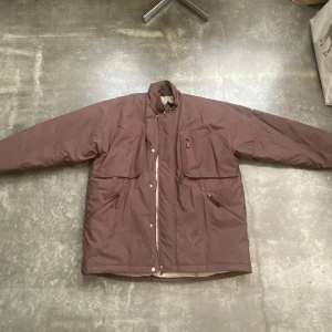 Vinterjacka - NIKE Vinterjacka  Märke: Nike Storlek: XL