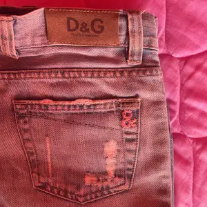 Dolce & Gabbana jeans dam, dem är äkta men har tyvärr inget kvittot köpte dem för länge sen. För mer bilder skriv privat❤️