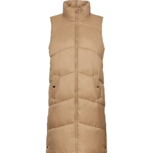 VERO MODA VÄST  - Köpt för 599, använt kanske 2-3 gånger, men den är så fin!! 