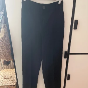 Zara kostymbyxor - Använda 1 gång, långa i benen 