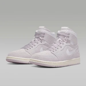 AIR JORDANS - Säljer dessa snygga Jordans som ej kommer till användning❤️som ni ser på sista bilden har de knappt varit använda. Kontakta mig vid fler frågor❤️