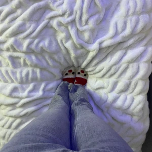 Jeans😘 - Hejj igen!❤️säljer dessa jeans⭐️säljer dessa för att det är lite för små hoppas ni vill köpa❤️