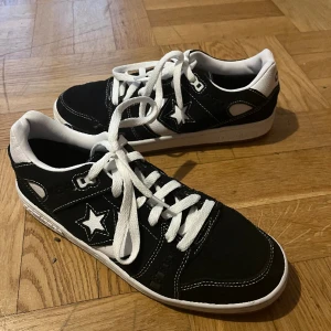 Converse skor 40 - Converse skate skor i storlek 40 använt 1 gång 