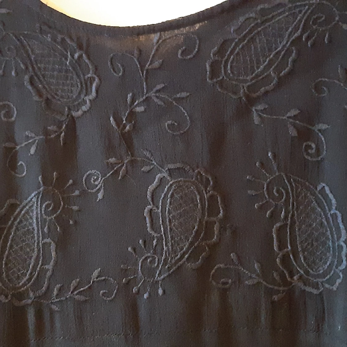 Klänning med broderier - 90