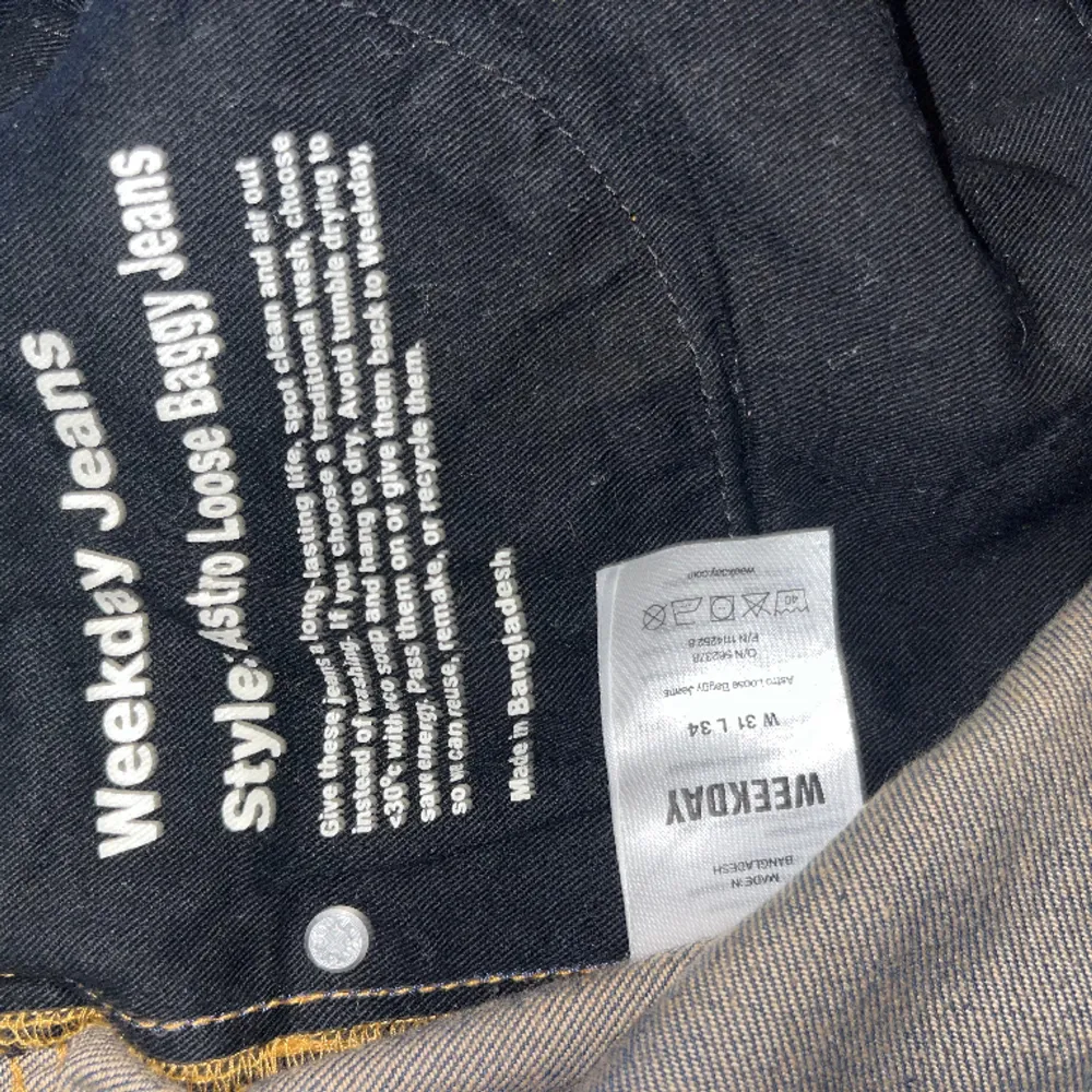 Endast använda två gånger, inga skavanker!😁 (nypris 600kr). Jeans & Byxor.