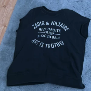 Zadig tröja  - Jätte fin Zadig tröja som inte kommer till användning köpte från Plick men nu säljer för jag inte använder den 🤩